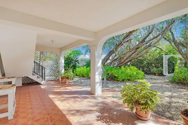 $1,200,000 | 844 Copa D Oro, Marathon, FL 33050
