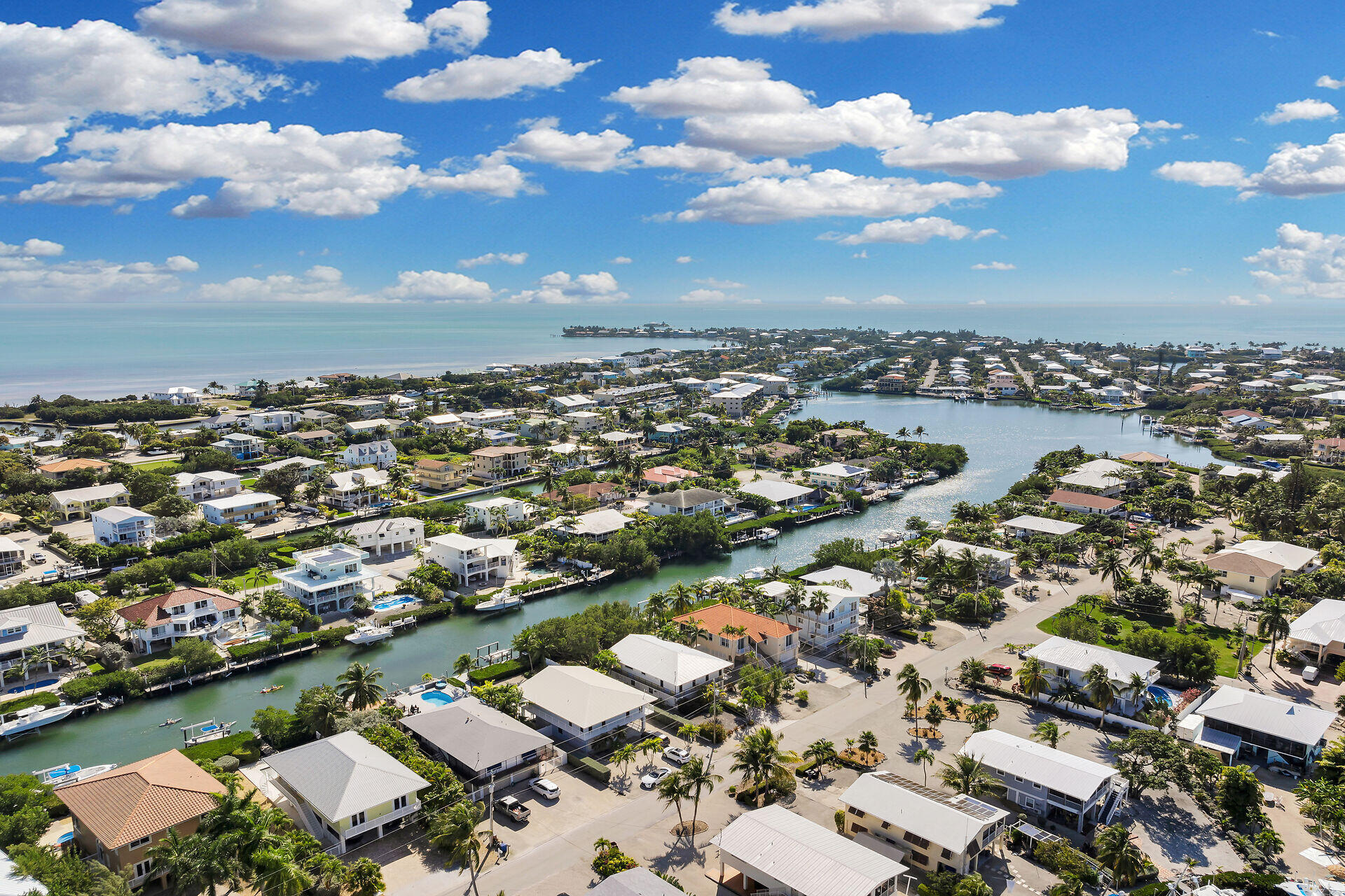 844 Copa D Oro Marathon, FL 33050 - Photo 9 of 52 virtual-tour-361431-02