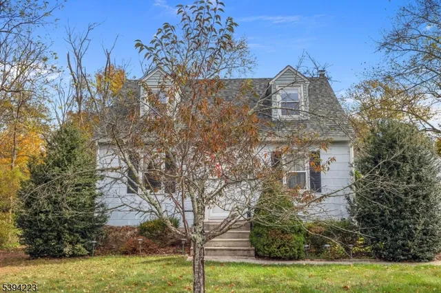 $529,000 | 220 Stirling Road, Warren, NJ 07059