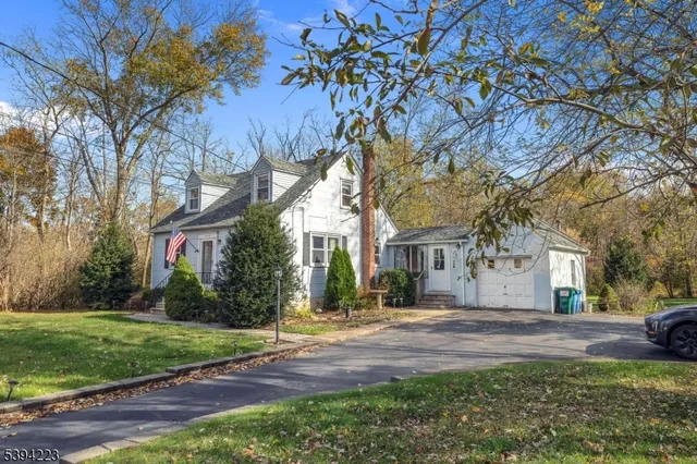 $529,000 | 220 Stirling Road, Warren, NJ 07059