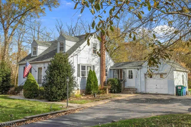 $529,000 | 220 Stirling Road, Warren, NJ 07059