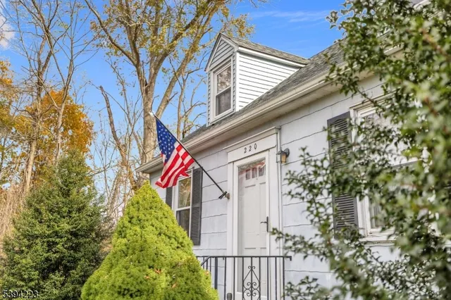 $529,000 | 220 Stirling Road, Warren, NJ 07059