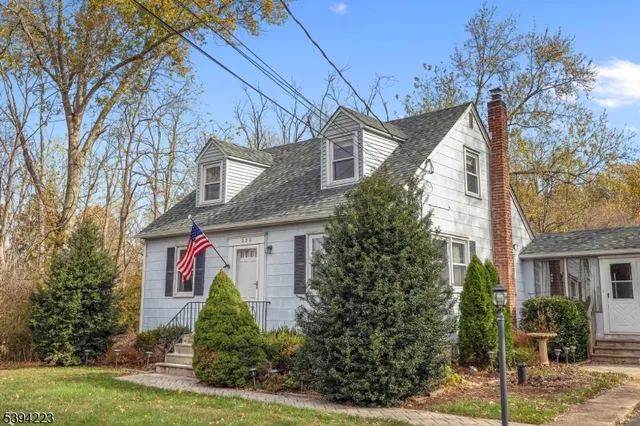 $529,000 | 220 Stirling Road, Warren, NJ 07059