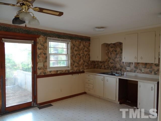 621 Phillips Road Selma, NC 27576 - Photo 5 of 13 Gallery Image 5