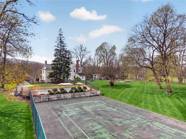 $1,099,000 | 90 Quaker Avenue, Cornwall, NY 12518