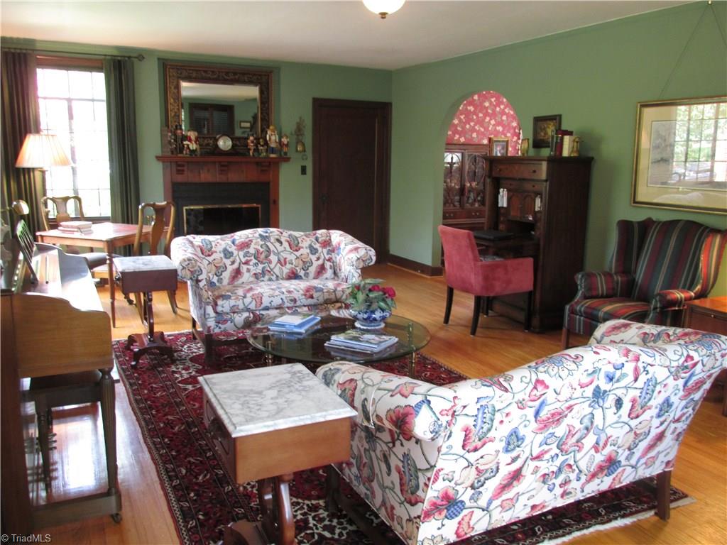 415 Edgedale Drive High Point, NC 27262 - Photo 4 of 30 Gallery Image 4