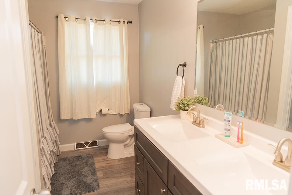 15047 Colony Lane Effingham, IL 62401 - Photo 12 of 23