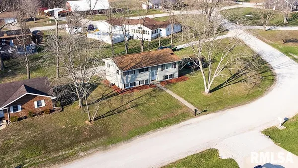 $250,000 | 15047 Colony Lane, Effingham, IL 62401