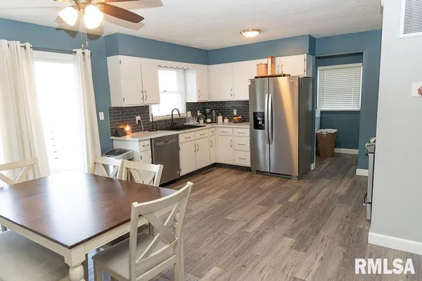 $250,000 | 15047 Colony Lane, Effingham, IL 62401