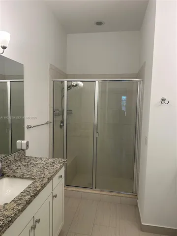 a view of empty room with window