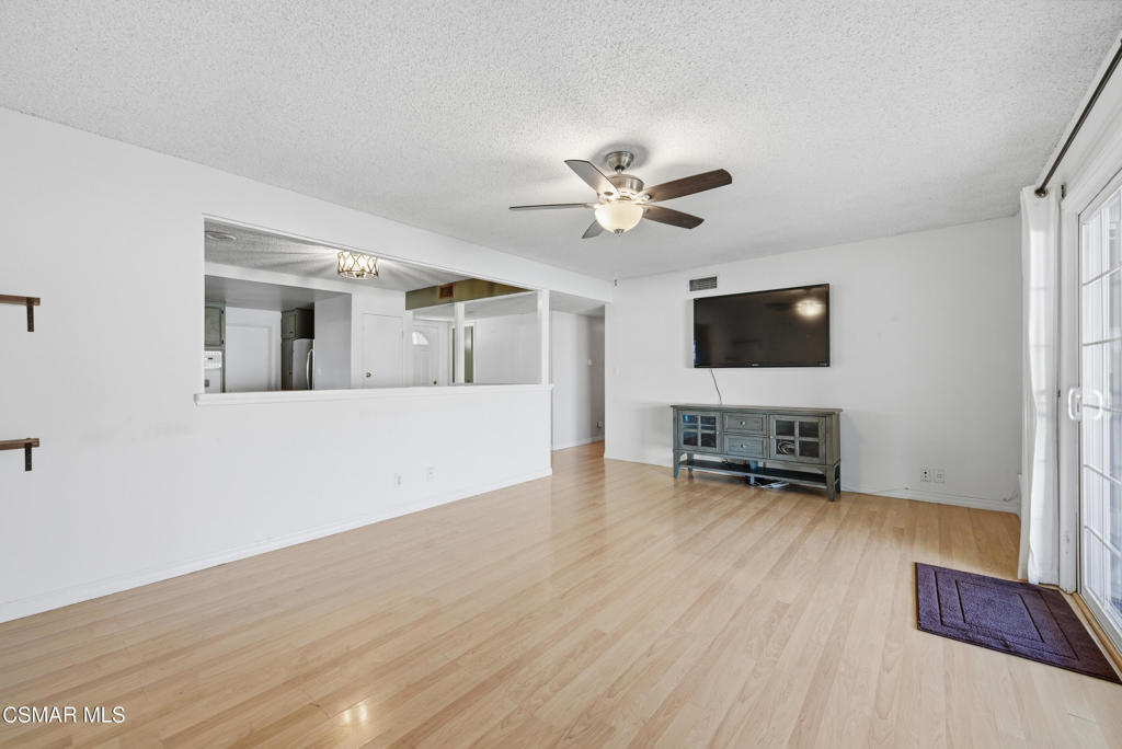 2267 Morley Street Simi Valley, CA 93065 - Photo 12 of 35