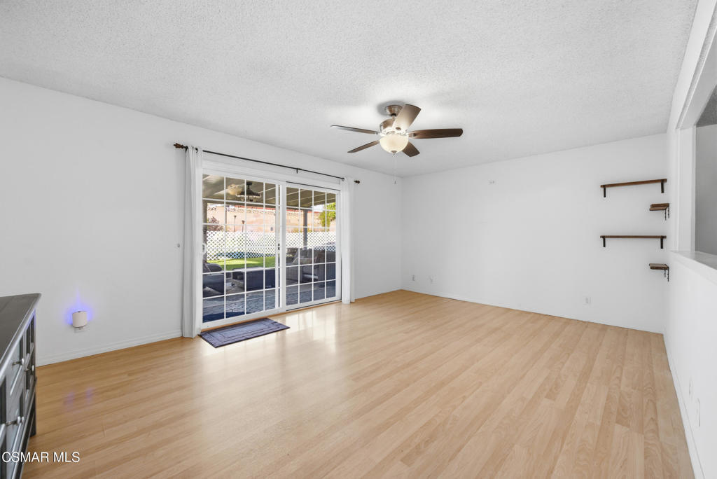 2267 Morley Street Simi Valley, CA 93065 - Photo 10 of 35