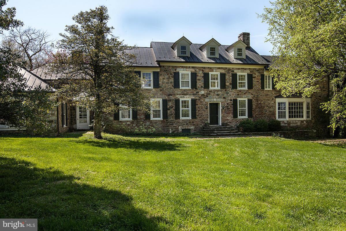 1641 Lake Farm Road Marshall, VA 20115 - Photo 1 of 25 Exterior (Front)