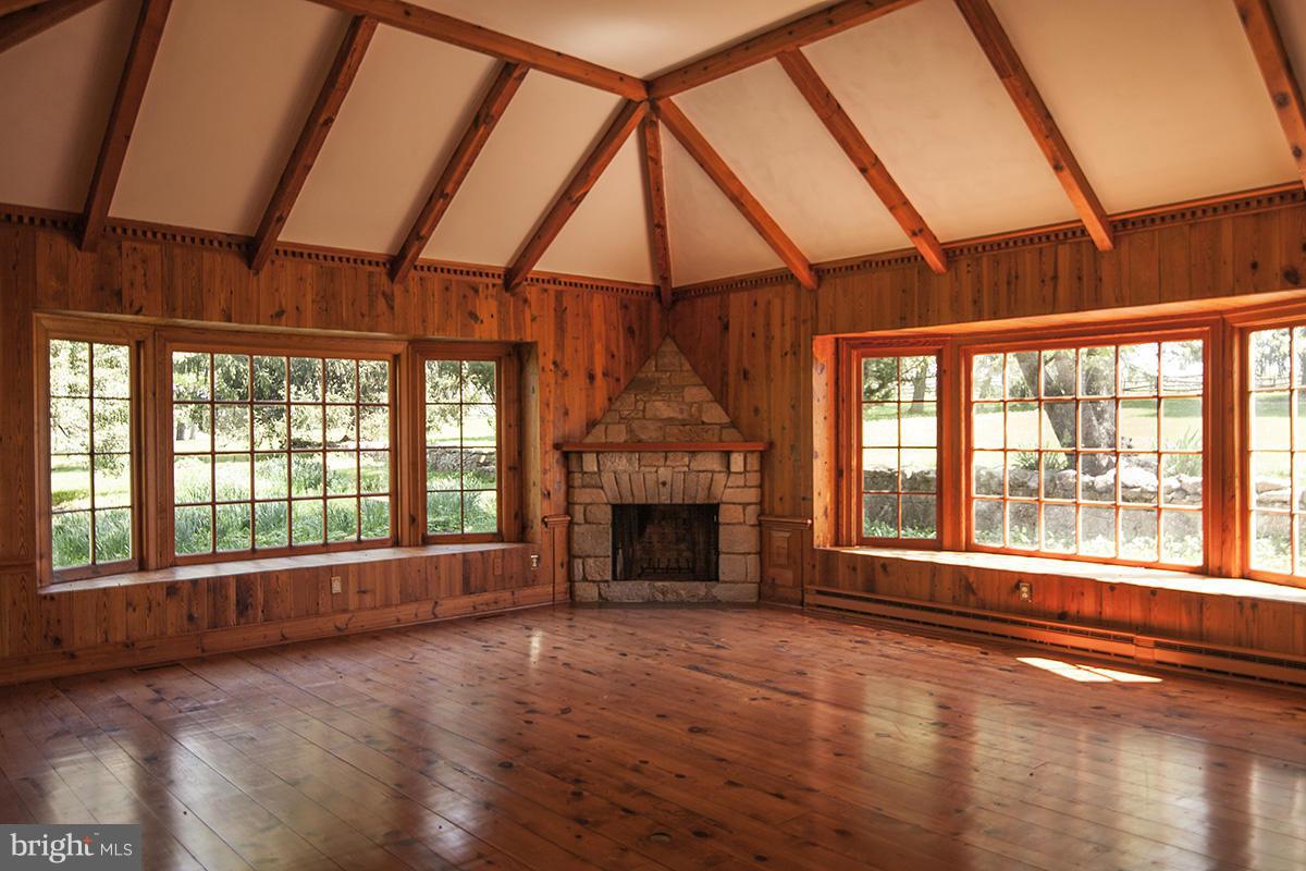 1641 Lake Farm Road Marshall, VA 20115 - Photo 2 of 25 Interior (General)