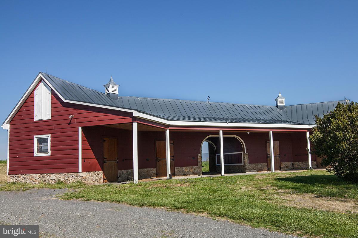 1641 Lake Farm Road Marshall, VA 20115 - Photo 12 of 25 Exterior (General)