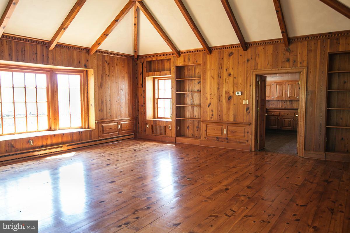 1641 Lake Farm Road Marshall, VA 20115 - Photo 3 of 25 Interior (General)