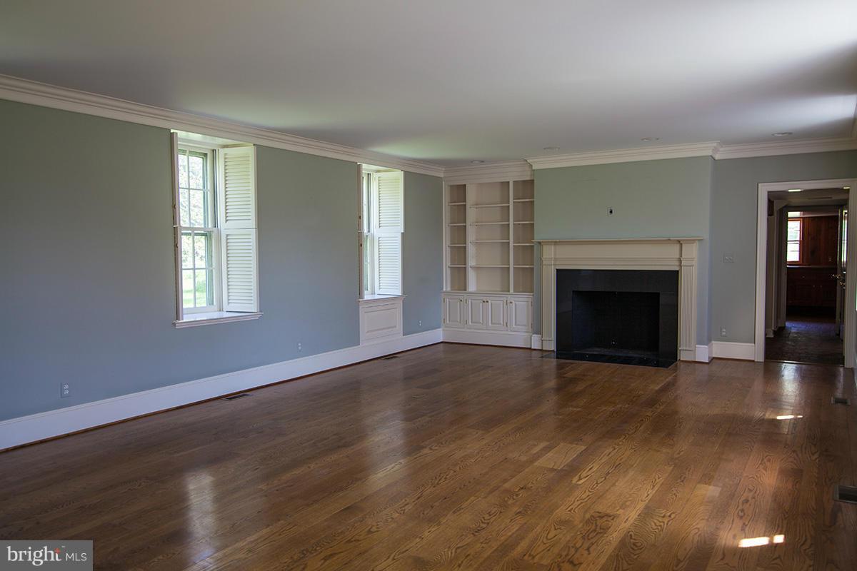 1641 Lake Farm Road Marshall, VA 20115 - Photo 4 of 25 Interior (General)