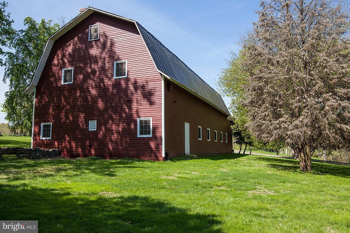 1641 Lake Farm Road Marshall, VA 20115 - Photo 7 of 25 Exterior (General)