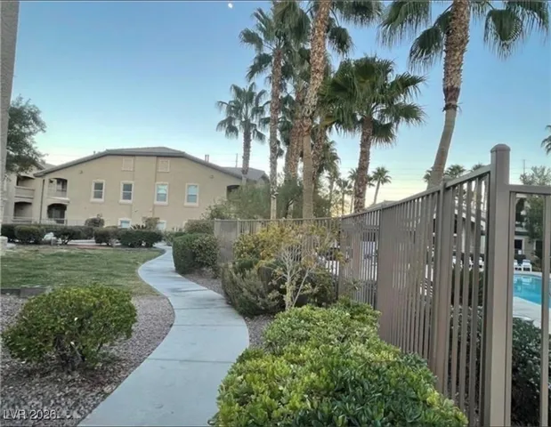 $260,000 | 8985 South Durango Drive, Unit 2043, Las Vegas, NV 89113
