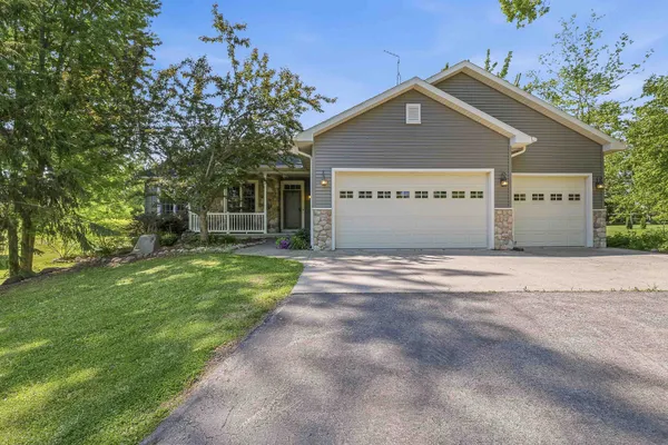 $635,000 | W7974 Thomaswood Trail, Fond du Lac, WI 54937