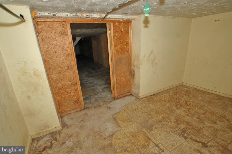 3735 Reisterstown Road Baltimore, MD 21215 - Photo 6 of 29 a view of a small space