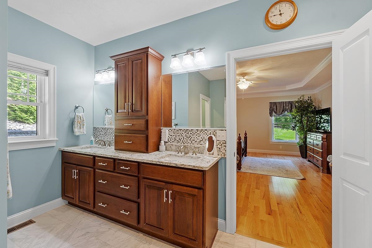 80 Hunt Road Kingston, NH 03848 - Photo 17 of 40 Gallery Image 17