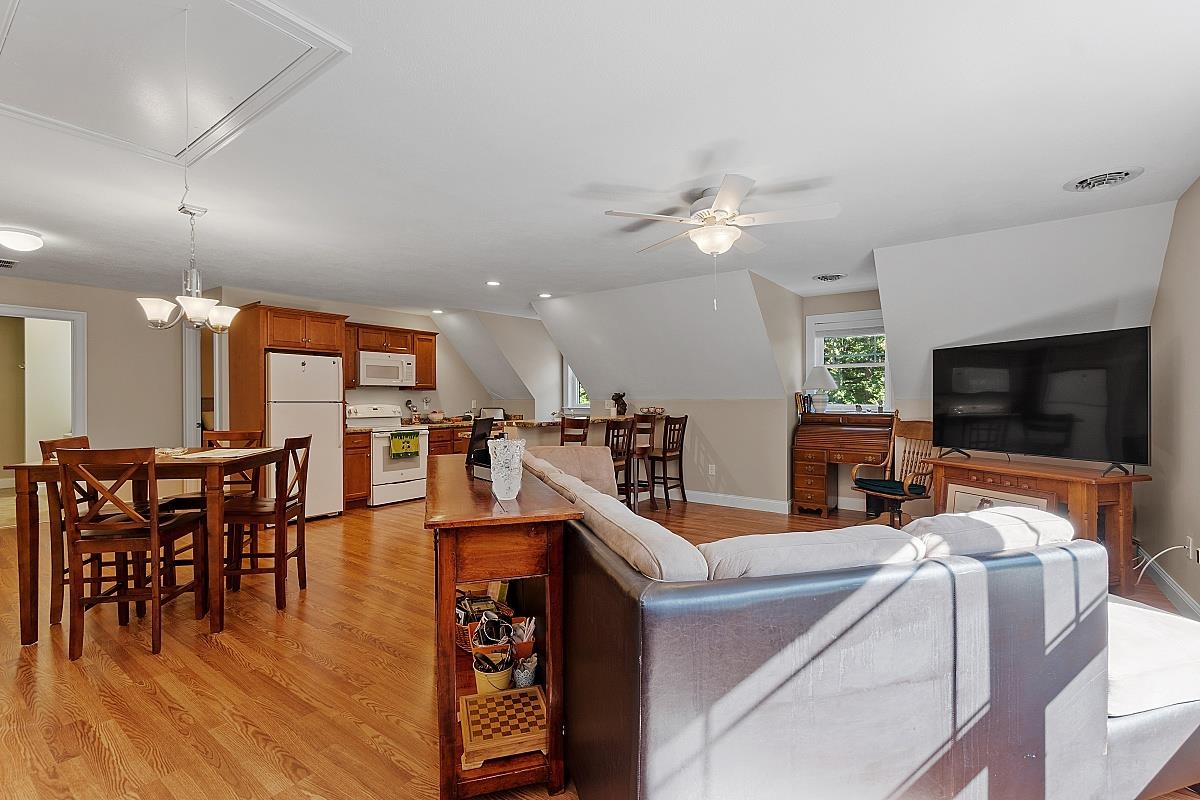 80 Hunt Road Kingston, NH 03848 - Photo 33 of 40 Gallery Image 33