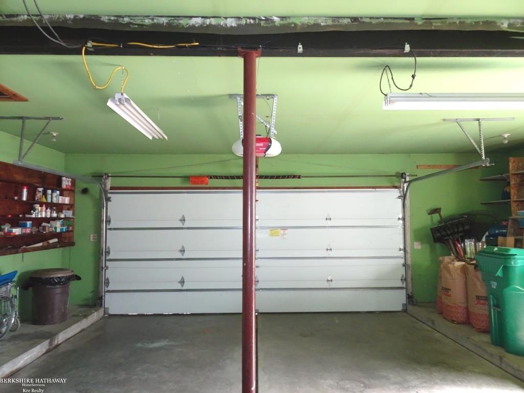 18247 Stephens Road Eastpointe, MI 48021 - Photo 21 of 53 50134771-43cbb015-2210-4c62-beb8-d9af4807ca97.JPG