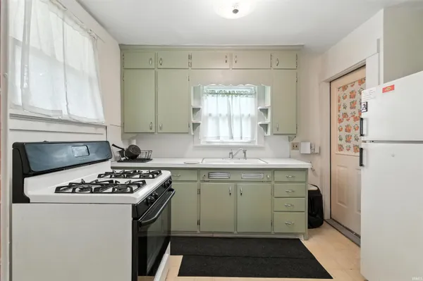 $800 | 3330 Bowser Avenue, Fort Wayne, IN 46806