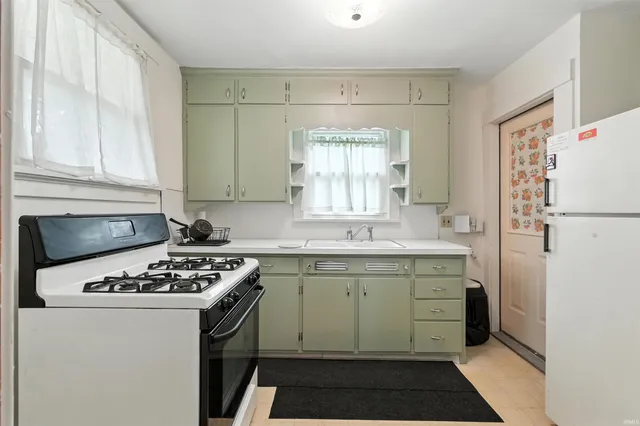 $900 | 3330 Bowser Avenue, Fort Wayne, IN 46806