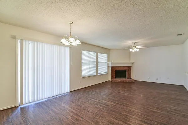 $2,450 | 307 Stell Avenue, Mansfield, TX 76063