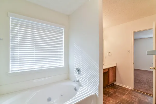 $2,450 | 307 Stell Avenue, Mansfield, TX 76063