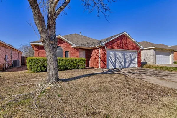 $2,450 | 307 Stell Avenue, Mansfield, TX 76063