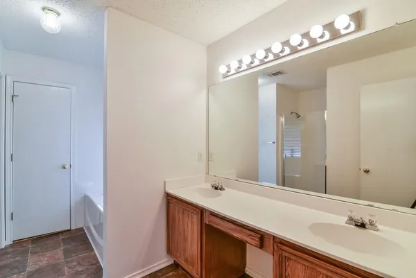 $2,450 | 307 Stell Avenue, Mansfield, TX 76063