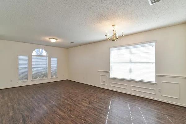 $2,450 | 307 Stell Avenue, Mansfield, TX 76063