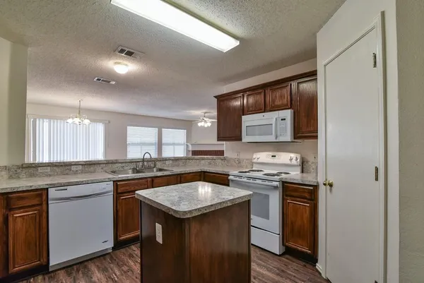 $2,450 | 307 Stell Avenue, Mansfield, TX 76063