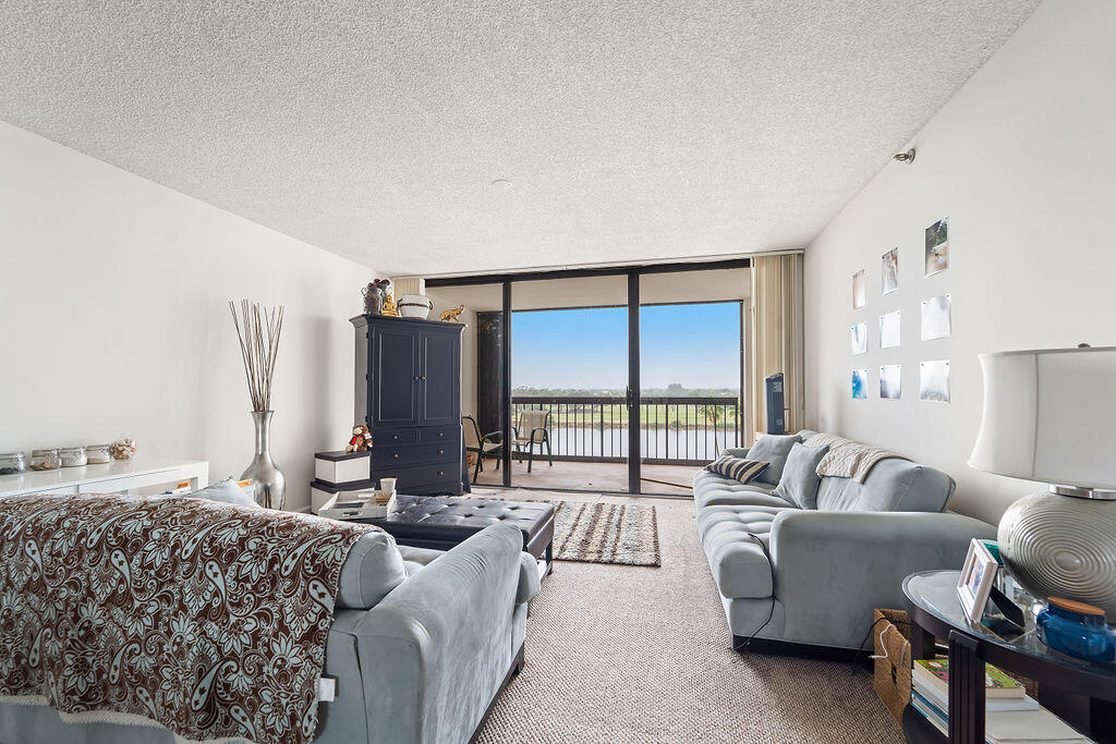 356 Golfview Road, Unit 505 North Palm Beach, FL 33408 - Photo 2 of 30 356golfview505NPB2-3