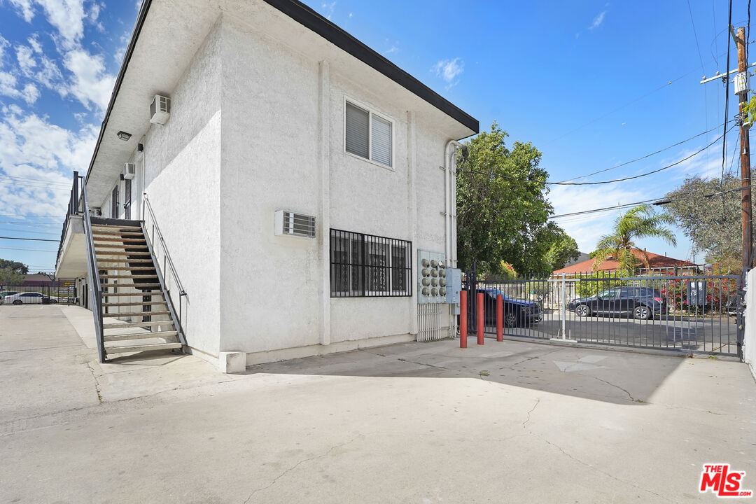 10028 San Fernando Road Pacoima, CA 91331 - Photo 15 of 16