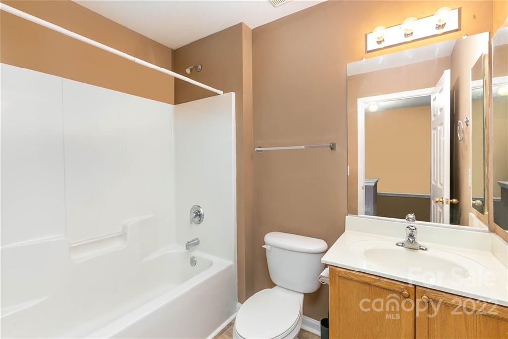 5024 Prosperity Ridge Road, Unit 212 Charlotte, NC 28269 - Photo 23 of 28 Gallery Image 23