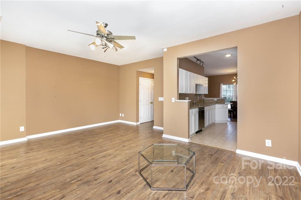 5024 Prosperity Ridge Road, Unit 212 Charlotte, NC 28269 - Photo 9 of 28 Gallery Image 9