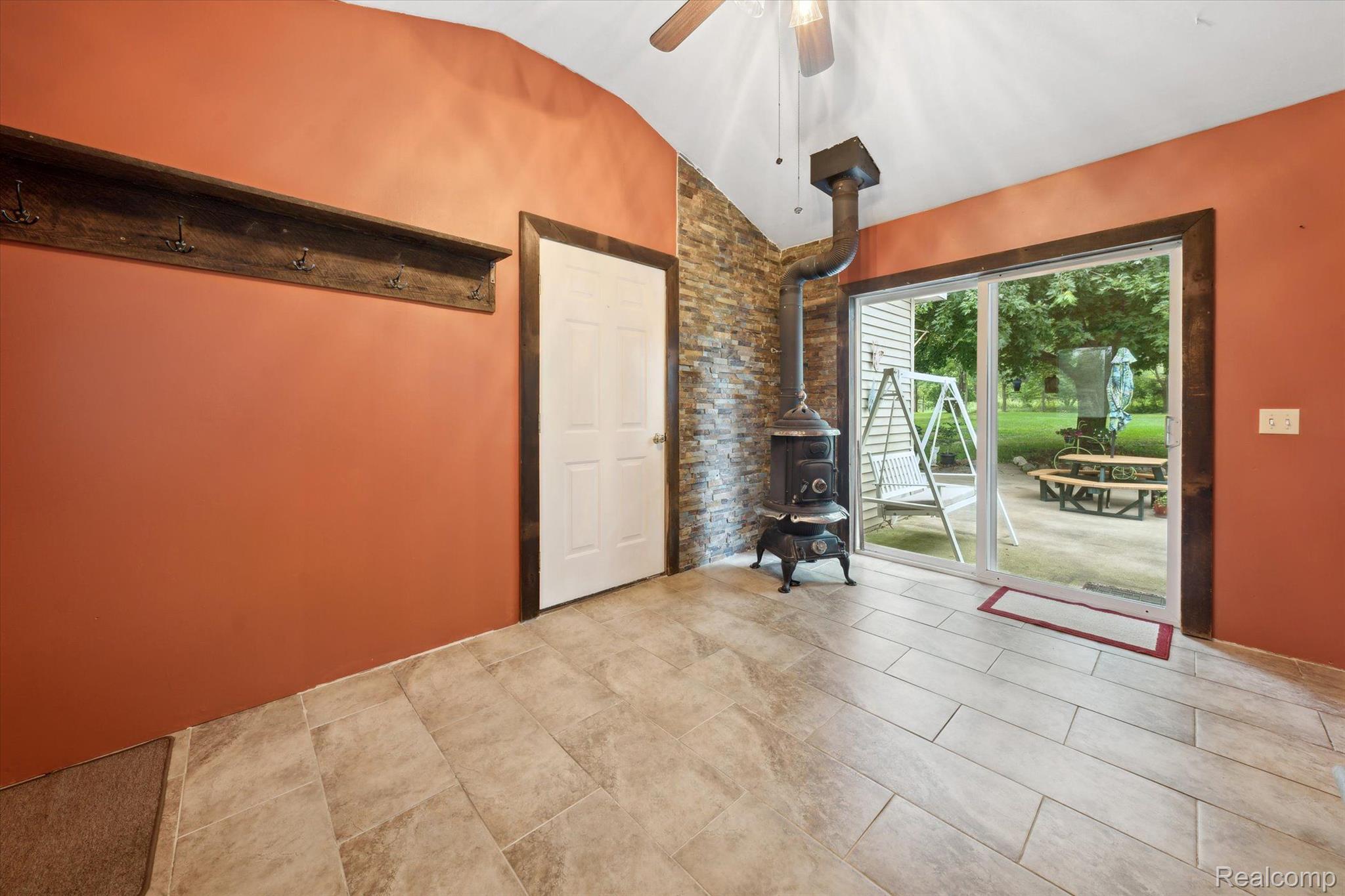 6424 Sharpe Road Fowlerville, MI 48836 - Photo 13 of 34 Gallery Image 13