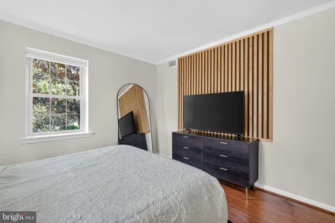 $317,000 | 1301 East Abingdon Drive, Unit 1, Alexandria, VA 22314