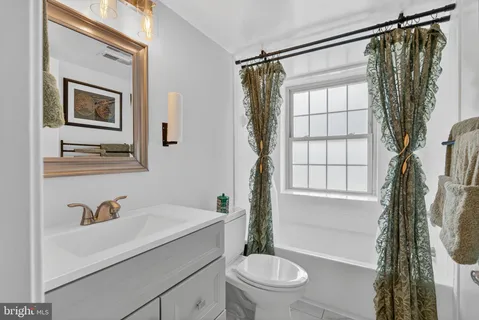 $317,000 | 1301 East Abingdon Drive, Unit 1, Alexandria, VA 22314