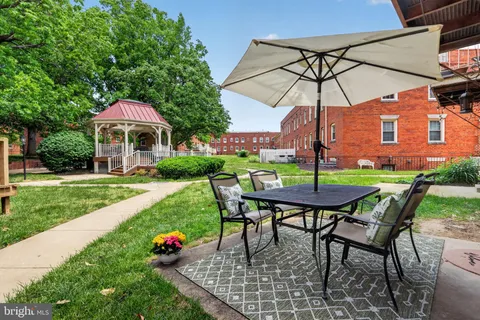 $317,000 | 1301 East Abingdon Drive, Unit 1, Alexandria, VA 22314