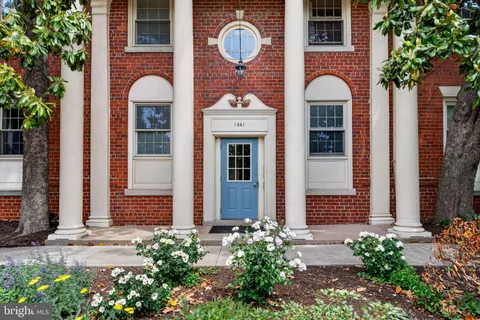$317,000 | 1301 East Abingdon Drive, Unit 1, Alexandria, VA 22314