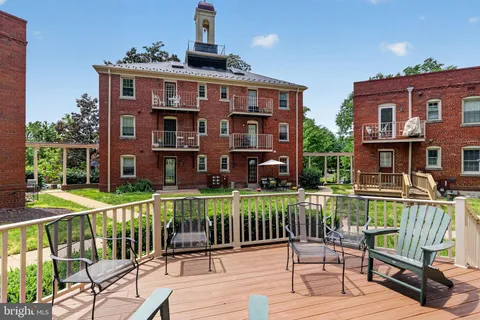 $317,000 | 1301 East Abingdon Drive, Unit 1, Alexandria, VA 22314