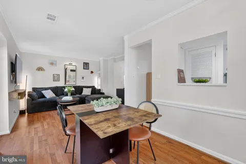 $317,000 | 1301 East Abingdon Drive, Unit 1, Alexandria, VA 22314