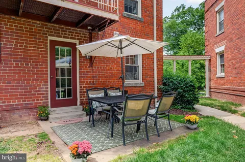 $317,000 | 1301 East Abingdon Drive, Unit 1, Alexandria, VA 22314