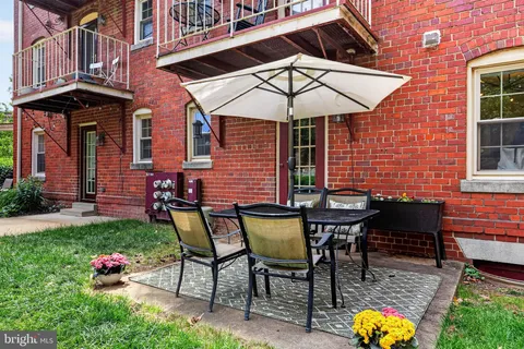 $317,000 | 1301 East Abingdon Drive, Unit 1, Alexandria, VA 22314