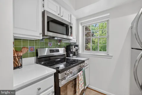 $317,000 | 1301 East Abingdon Drive, Unit 1, Alexandria, VA 22314